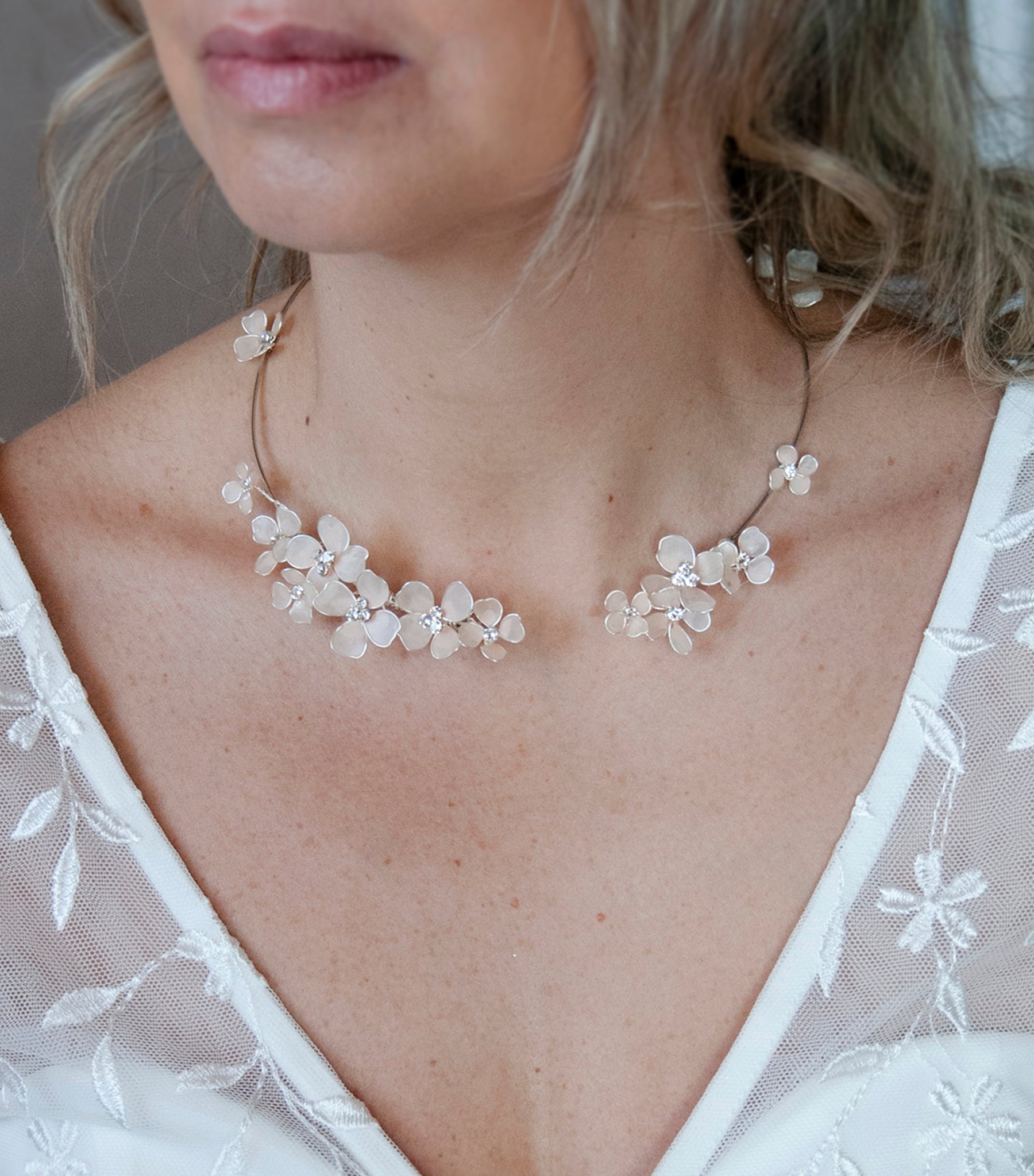 Collana floreale da sposa rosa