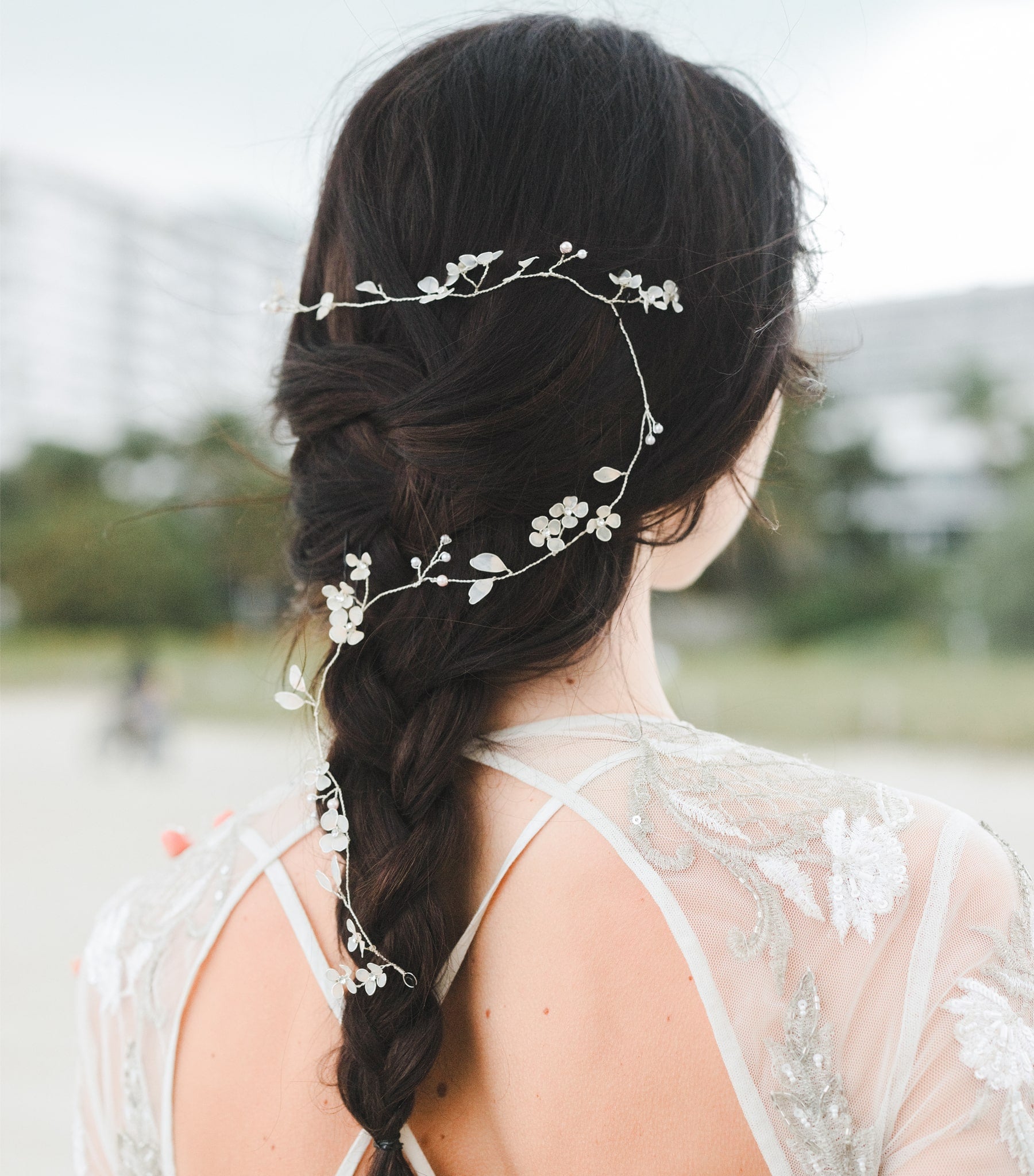 Filo per capelli con fiori rosa e perle, ideale per acconciature raccolte