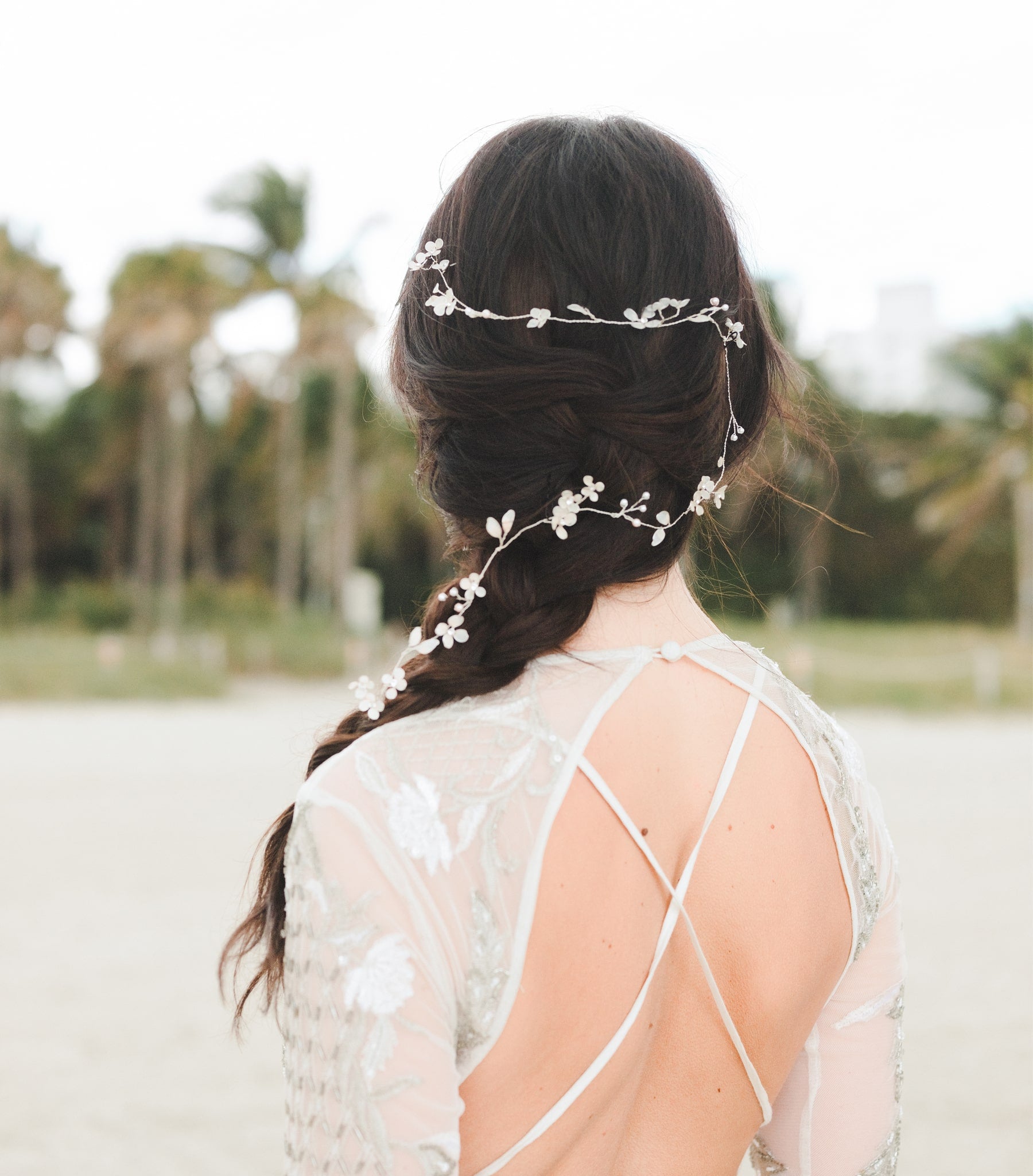 Filo per capelli con fiori rosa e perle, accessorio ideale per cerimonie